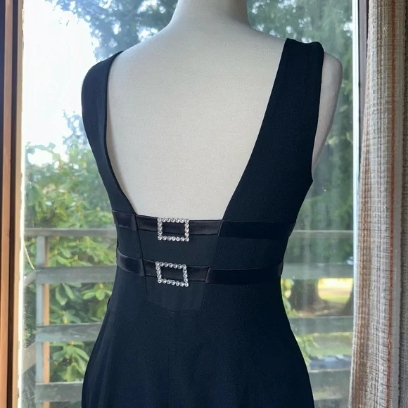 Rimini • Sexy Black Side Slit Vintage Evening Gown - Picture 11 of 16